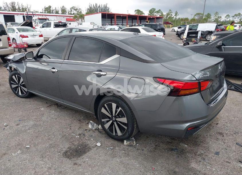 Photo 3 of 2021 Nissan Altima SV FWD (VIN 1N4BL4DV6MN394650)