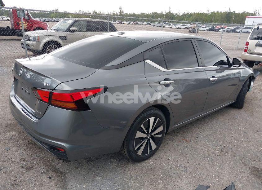 Photo 4 of 2021 Nissan Altima SV FWD (VIN 1N4BL4DV6MN394650)