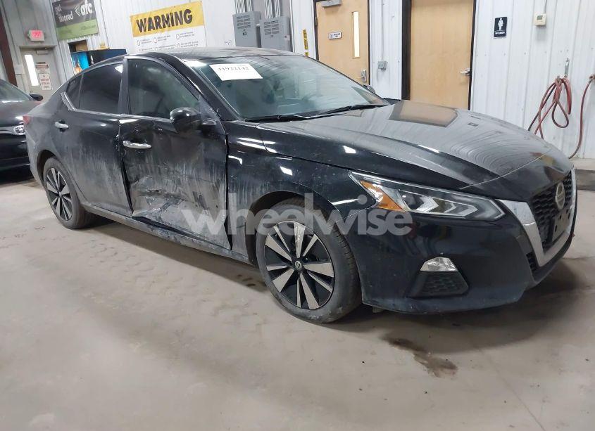 2021 Nissan Altima SV FWD (VIN 1N4BL4DV6MN394664) main photo