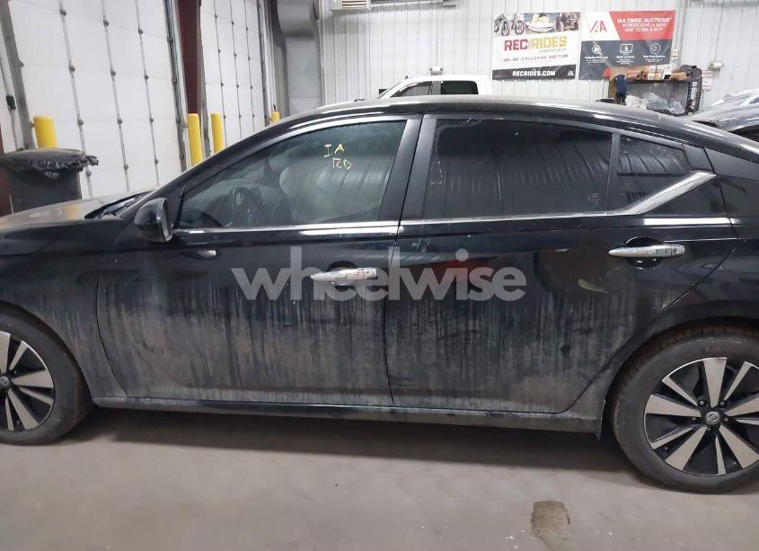 Photo 14 of 2021 Nissan Altima SV FWD (VIN 1N4BL4DV6MN394664)