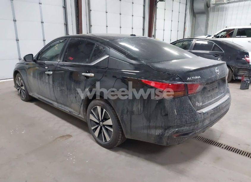 Photo 3 of 2021 Nissan Altima SV FWD (VIN 1N4BL4DV6MN394664)
