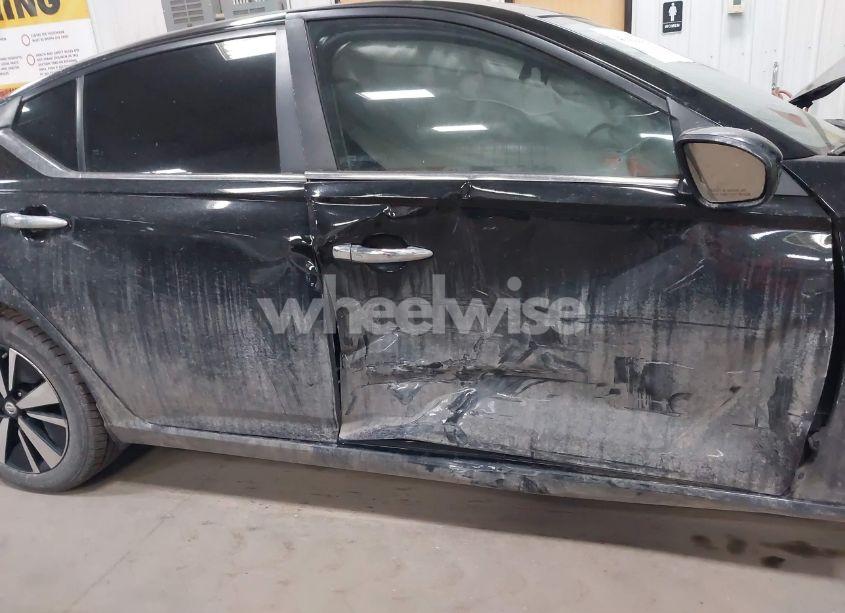 Photo 6 of 2021 Nissan Altima SV FWD (VIN 1N4BL4DV6MN394664)