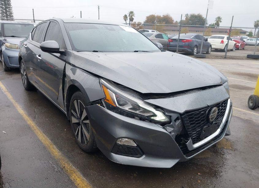 2021 Nissan Altima SV FWD (VIN 1N4BL4DV6MN401662) main photo