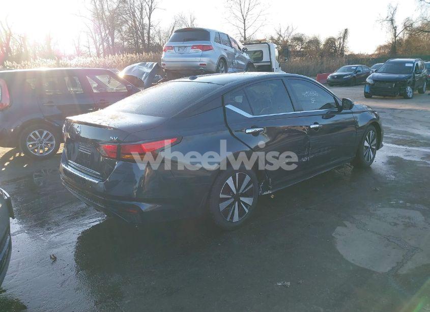 Photo 4 of 2021 Nissan Altima SV FWD (VIN 1N4BL4DV6MN405002)