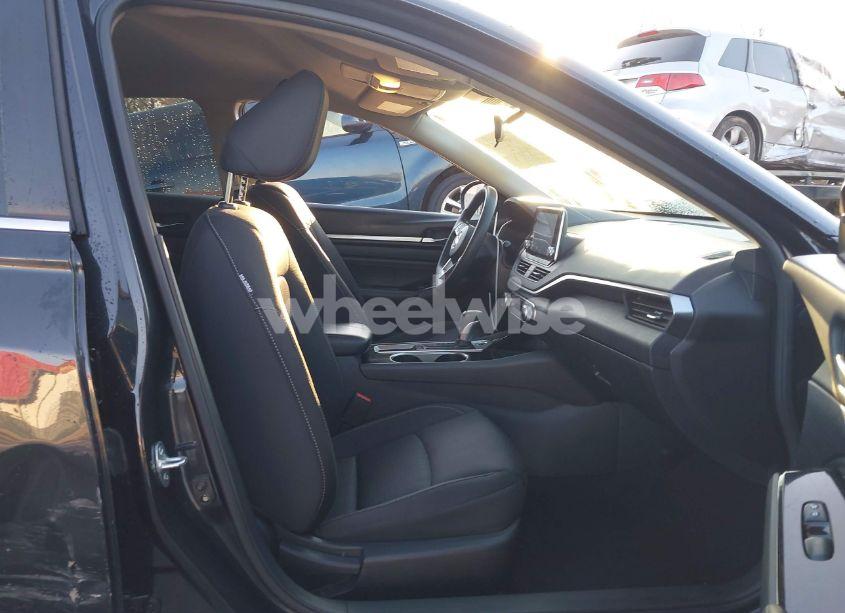 Photo 5 of 2021 Nissan Altima SV FWD (VIN 1N4BL4DV6MN405002)