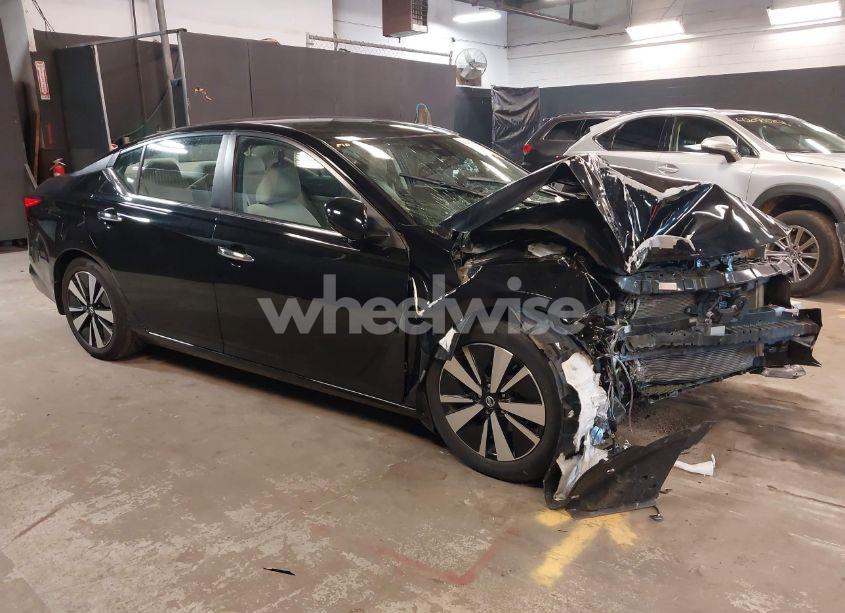 2021 Nissan Altima SV FWD (VIN 1N4BL4DV6MN411107) main photo