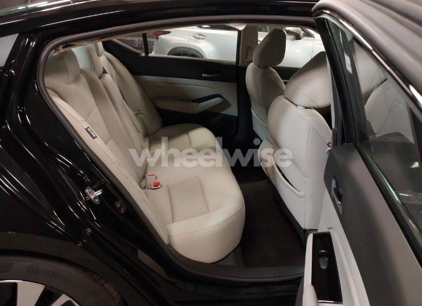 Photo 8 of 2021 Nissan Altima SV FWD (VIN 1N4BL4DV6MN411107)