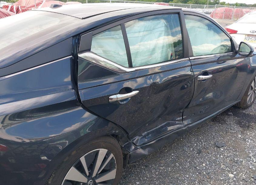 Photo 6 of 2021 Nissan Altima SV FWD (VIN 1N4BL4DV6MN417635)