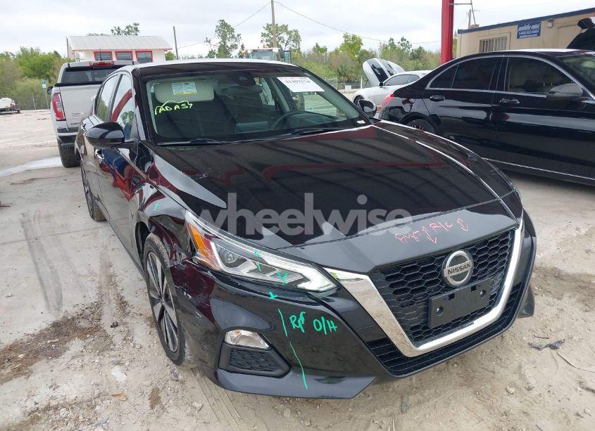 2021 Nissan Altima SV FWD (VIN 1N4BL4DV6MN418722) main photo