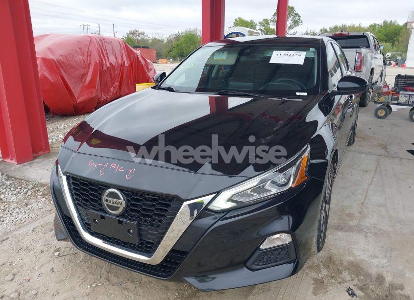 Photo 2 of 2021 Nissan Altima SV FWD (VIN 1N4BL4DV6MN418722)