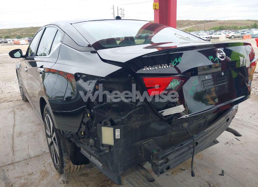 Photo 3 of 2021 Nissan Altima SV FWD (VIN 1N4BL4DV6MN418722)