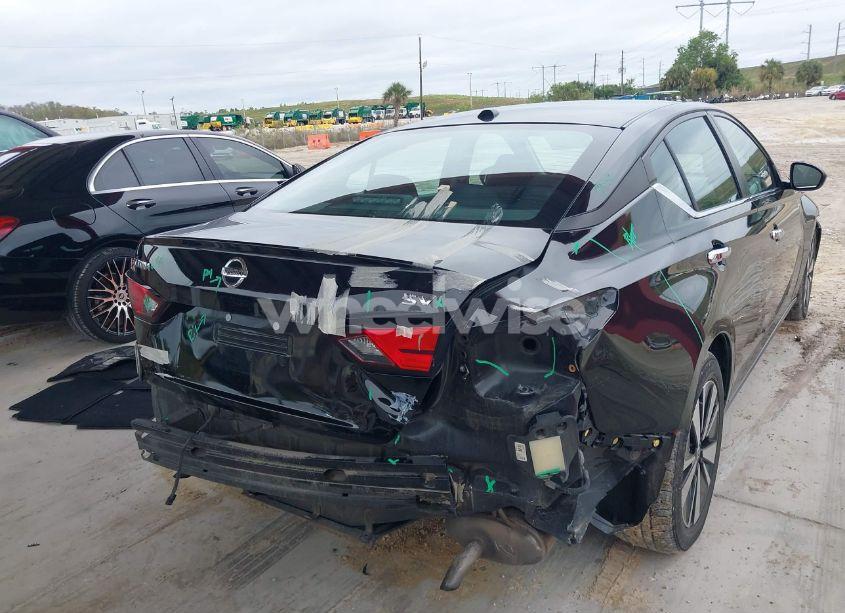 Photo 4 of 2021 Nissan Altima SV FWD (VIN 1N4BL4DV6MN418722)