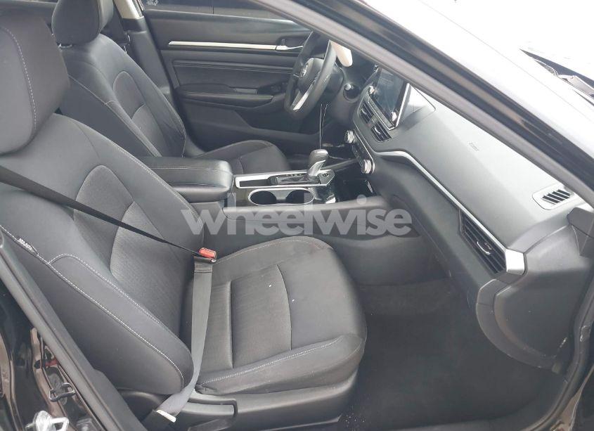 Photo 5 of 2021 Nissan Altima SV FWD (VIN 1N4BL4DV6MN418722)