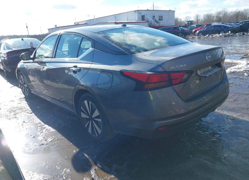 Photo 3 of 2022 Nissan Altima SV FWD (VIN 1N4BL4DV6NN337673)