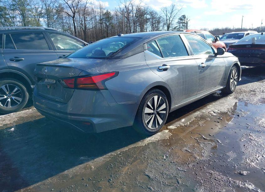 Photo 4 of 2022 Nissan Altima SV FWD (VIN 1N4BL4DV6NN337673)