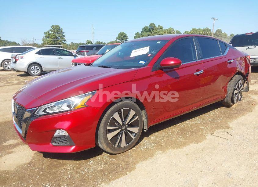 Photo 2 of 2022 Nissan Altima SV FWD (VIN 1N4BL4DV6NN345269)