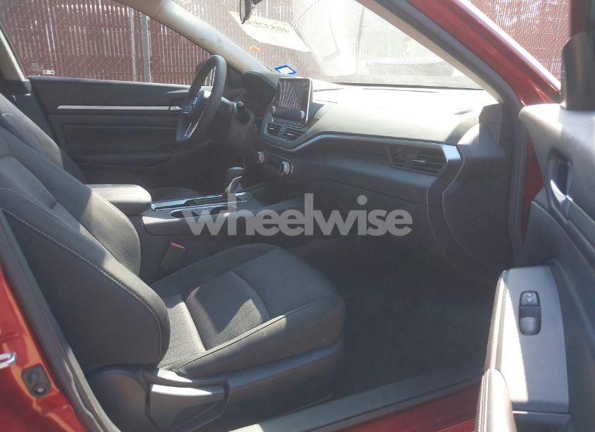 Photo 5 of 2022 Nissan Altima SV FWD (VIN 1N4BL4DV6NN345269)