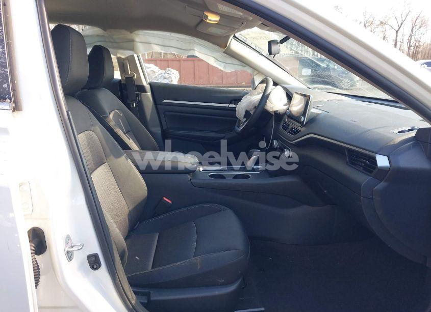 Photo 5 of 2022 Nissan Altima SV FWD (VIN 1N4BL4DV6NN351542)