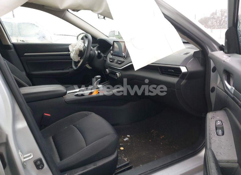 Photo 5 of 2022 Nissan Altima SV FWD (VIN 1N4BL4DV6NN351766)