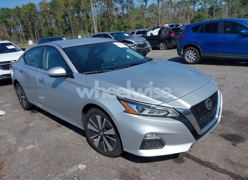 2022 Nissan Altima SV FWD (VIN 1N4BL4DV6NN367305) main photo