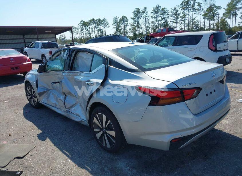 Photo 3 of 2022 Nissan Altima SV FWD (VIN 1N4BL4DV6NN367305)