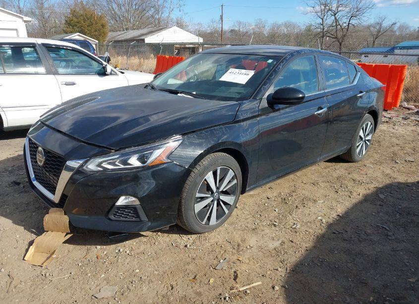 Photo 2 of 2022 Nissan Altima SV FWD (VIN 1N4BL4DV6NN368552)