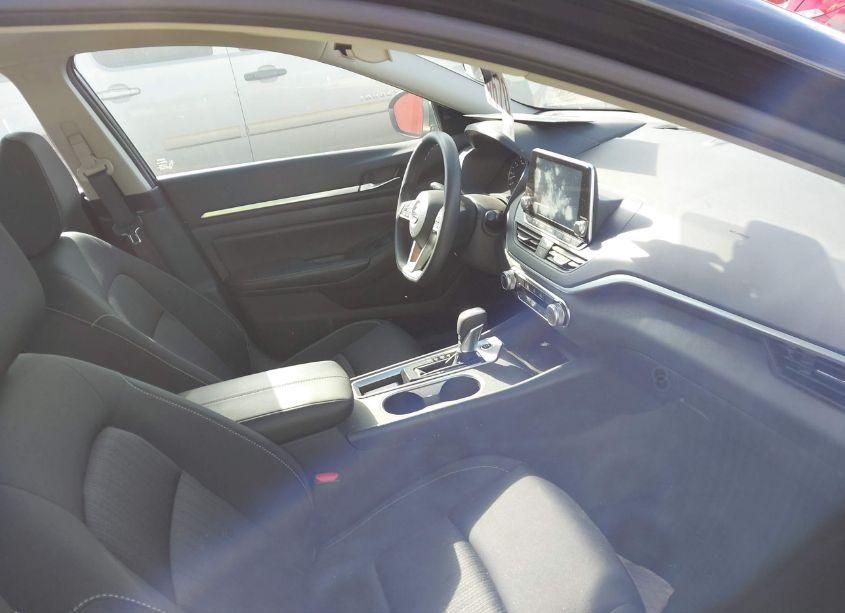 Photo 5 of 2022 Nissan Altima SV FWD (VIN 1N4BL4DV6NN368552)