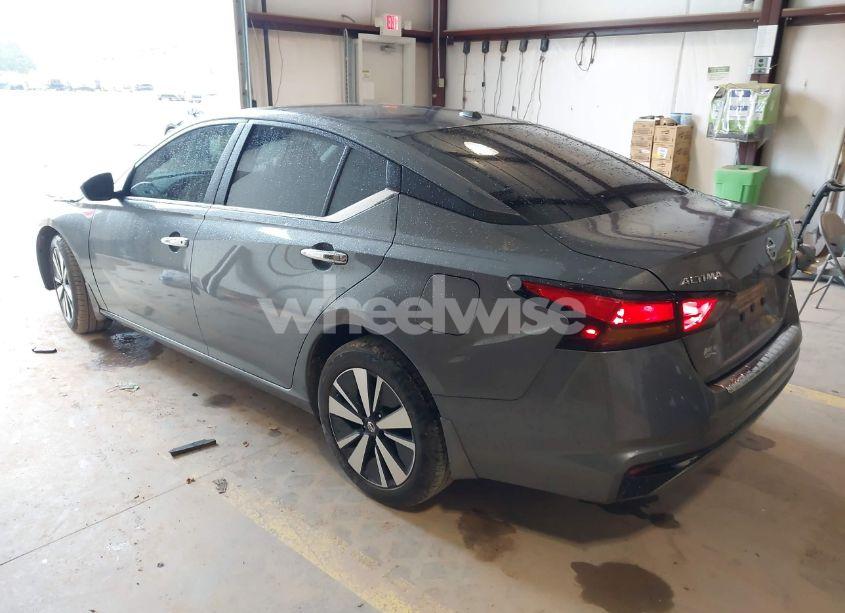 Photo 3 of 2022 Nissan Altima SV FWD (VIN 1N4BL4DV6NN372794)