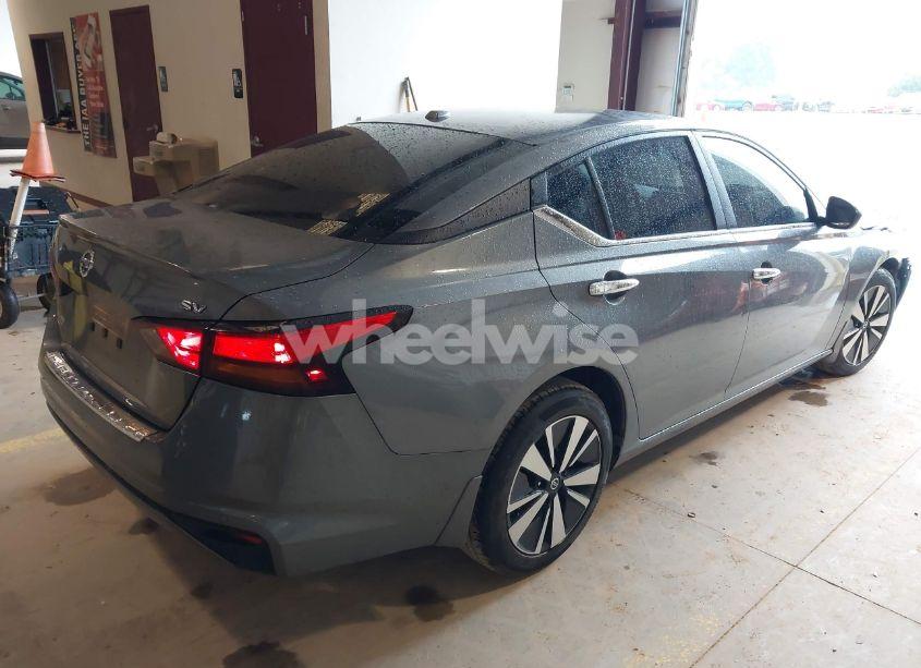 Photo 4 of 2022 Nissan Altima SV FWD (VIN 1N4BL4DV6NN372794)