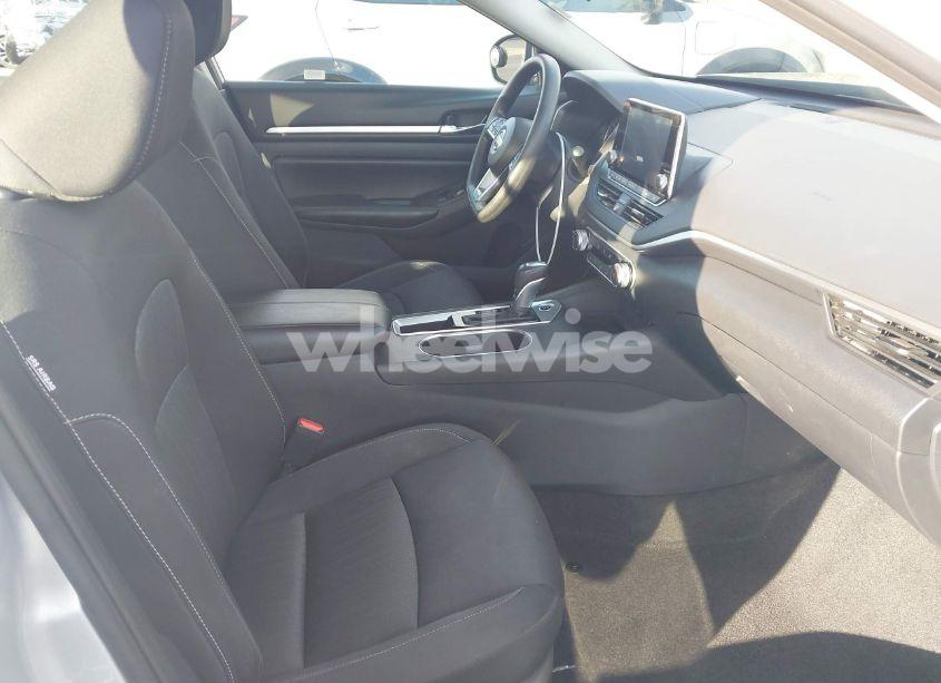 Photo 5 of 2022 Nissan Altima SV FWD (VIN 1N4BL4DV6NN374898)