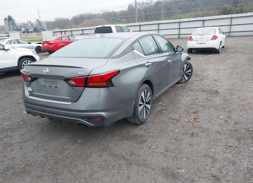 Photo 4 of 2022 Nissan Altima SV FWD (VIN 1N4BL4DV6NN375257)