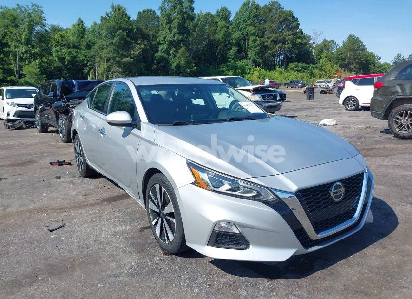 2022 Nissan Altima SV FWD (VIN 1N4BL4DV6NN385495) main photo
