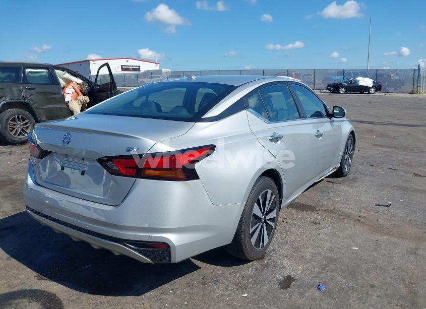 Photo 4 of 2022 Nissan Altima SV FWD (VIN 1N4BL4DV6NN385495)