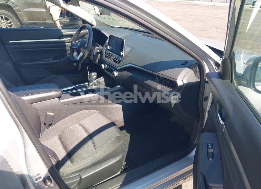 Photo 5 of 2022 Nissan Altima SV FWD (VIN 1N4BL4DV6NN385495)