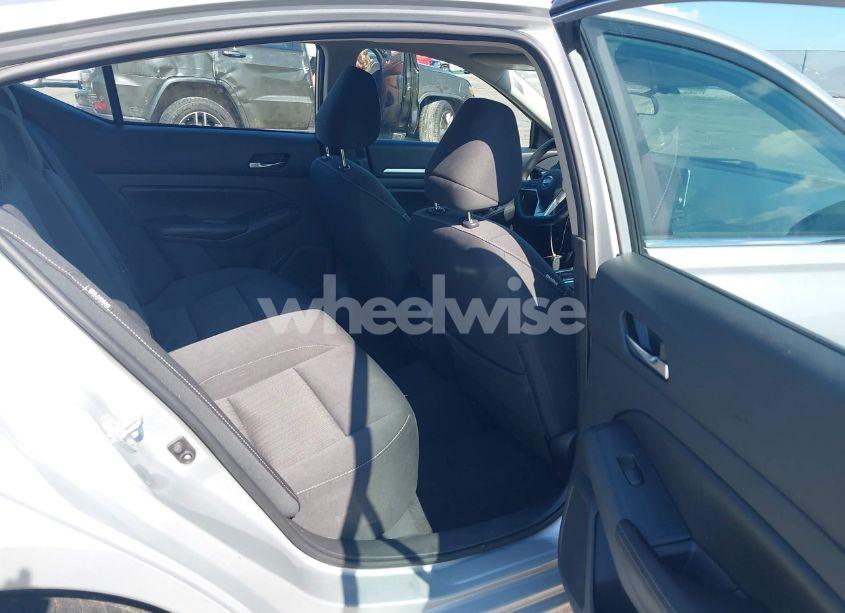 Photo 8 of 2022 Nissan Altima SV FWD (VIN 1N4BL4DV6NN385495)