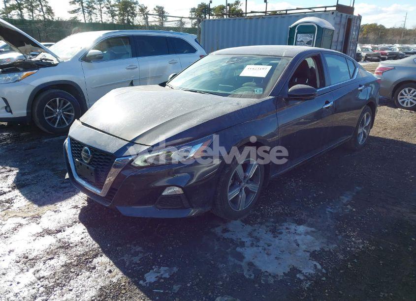 Photo 2 of 2022 Nissan Altima SV FWD (VIN 1N4BL4DV6NN400089)