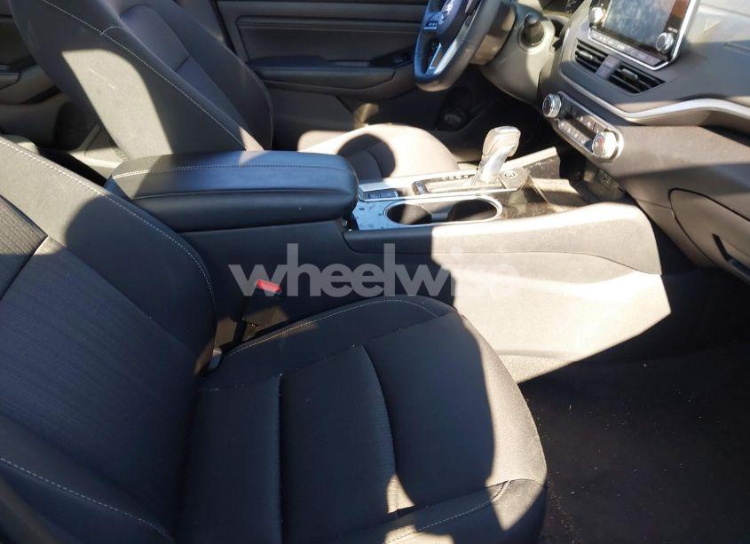 Photo 5 of 2022 Nissan Altima SV FWD (VIN 1N4BL4DV6NN400089)