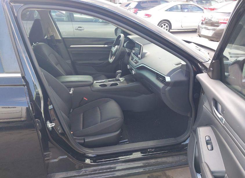 Photo 5 of 2022 Nissan Altima SV FWD (VIN 1N4BL4DV6NN412677)