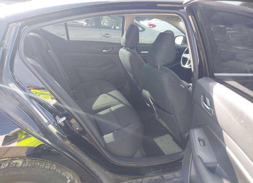 Photo 8 of 2022 Nissan Altima SV FWD (VIN 1N4BL4DV6NN412677)