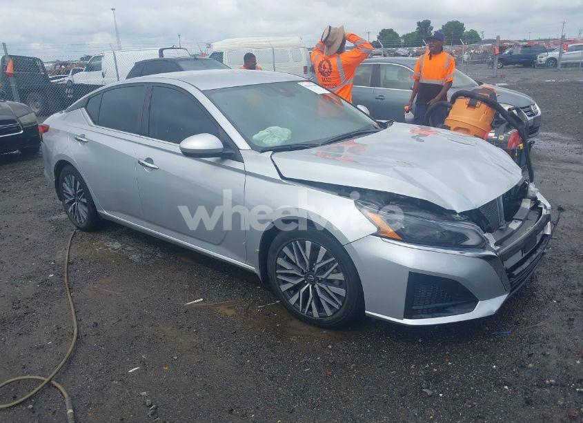 2023 Nissan Altima SV FWD (VIN 1N4BL4DV6PN300982) main photo