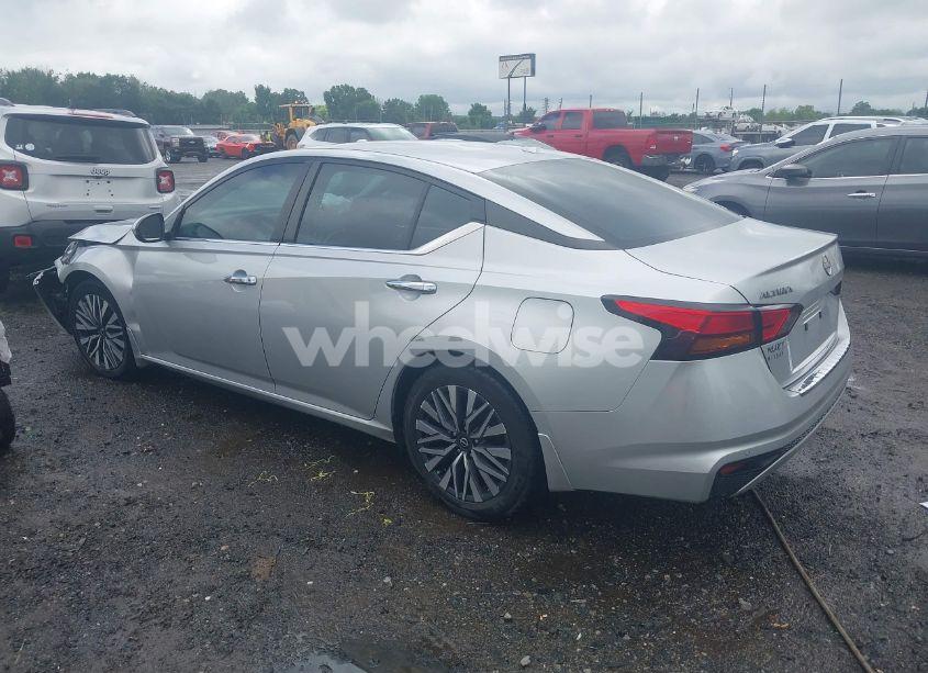 Photo 3 of 2023 Nissan Altima SV FWD (VIN 1N4BL4DV6PN300982)