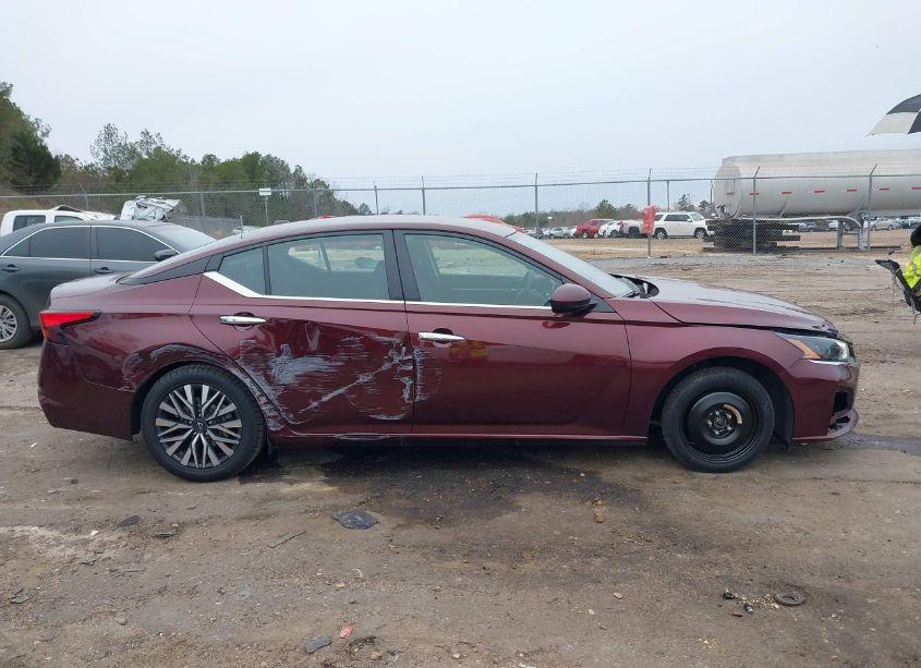 Photo 13 of 2023 Nissan Altima SV FWD (VIN 1N4BL4DV6PN361796)