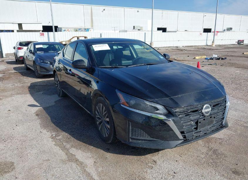 2023 Nissan Altima SV FWD (VIN 1N4BL4DV6PN369994) main photo