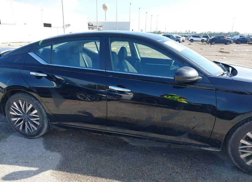 Photo 13 of 2023 Nissan Altima SV FWD (VIN 1N4BL4DV6PN369994)