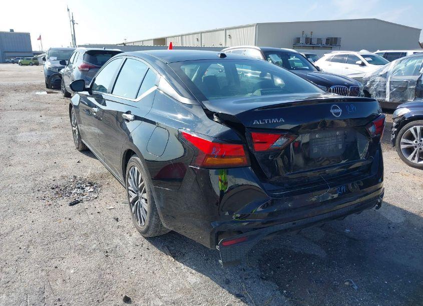 Photo 3 of 2023 Nissan Altima SV FWD (VIN 1N4BL4DV6PN369994)