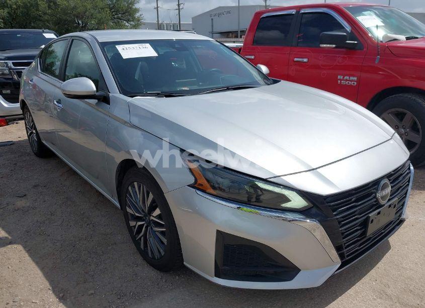 2023 Nissan Altima SV FWD (VIN 1N4BL4DV6PN373141) main photo