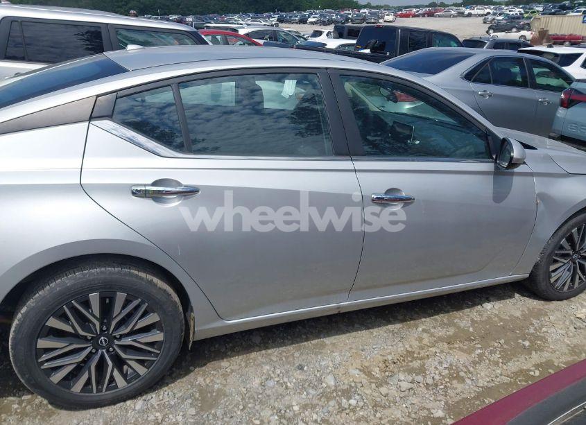 Photo 12 of 2023 Nissan Altima SV FWD (VIN 1N4BL4DV6PN373754)