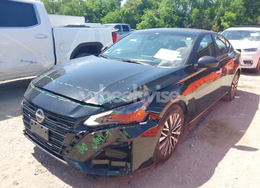 Photo 2 of 2024 Nissan Altima SV FWD (VIN 1N4BL4DV6RN325156)