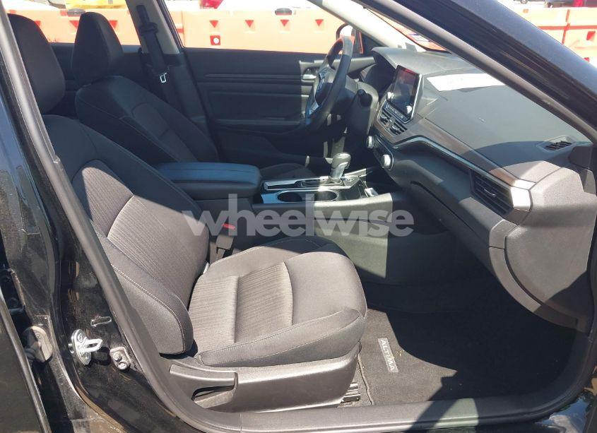 Photo 5 of 2024 Nissan Altima SV FWD (VIN 1N4BL4DV6RN325156)