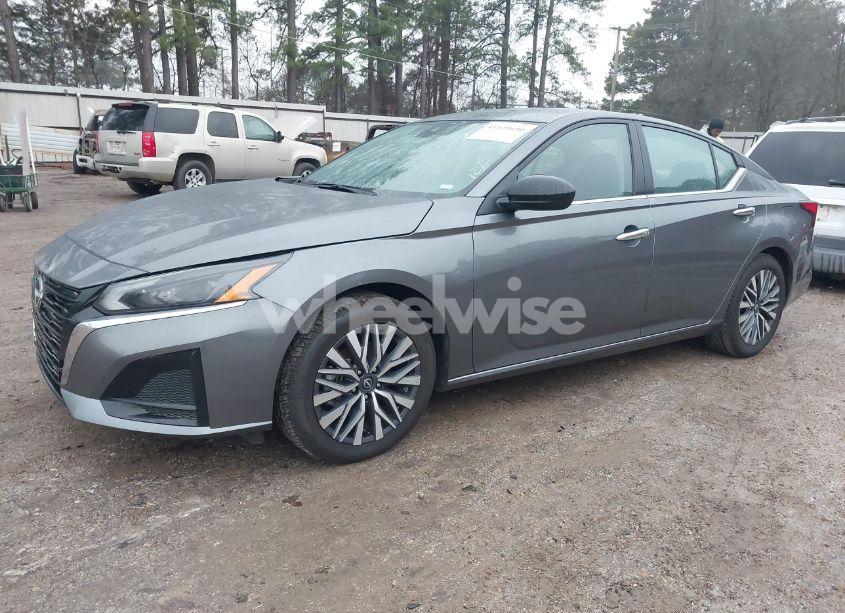 Photo 2 of 2024 Nissan Altima SV FWD (VIN 1N4BL4DV6RN333189)